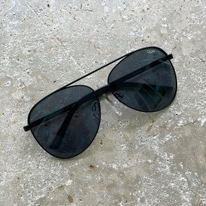 Quay Vivienne Oversized Aviator